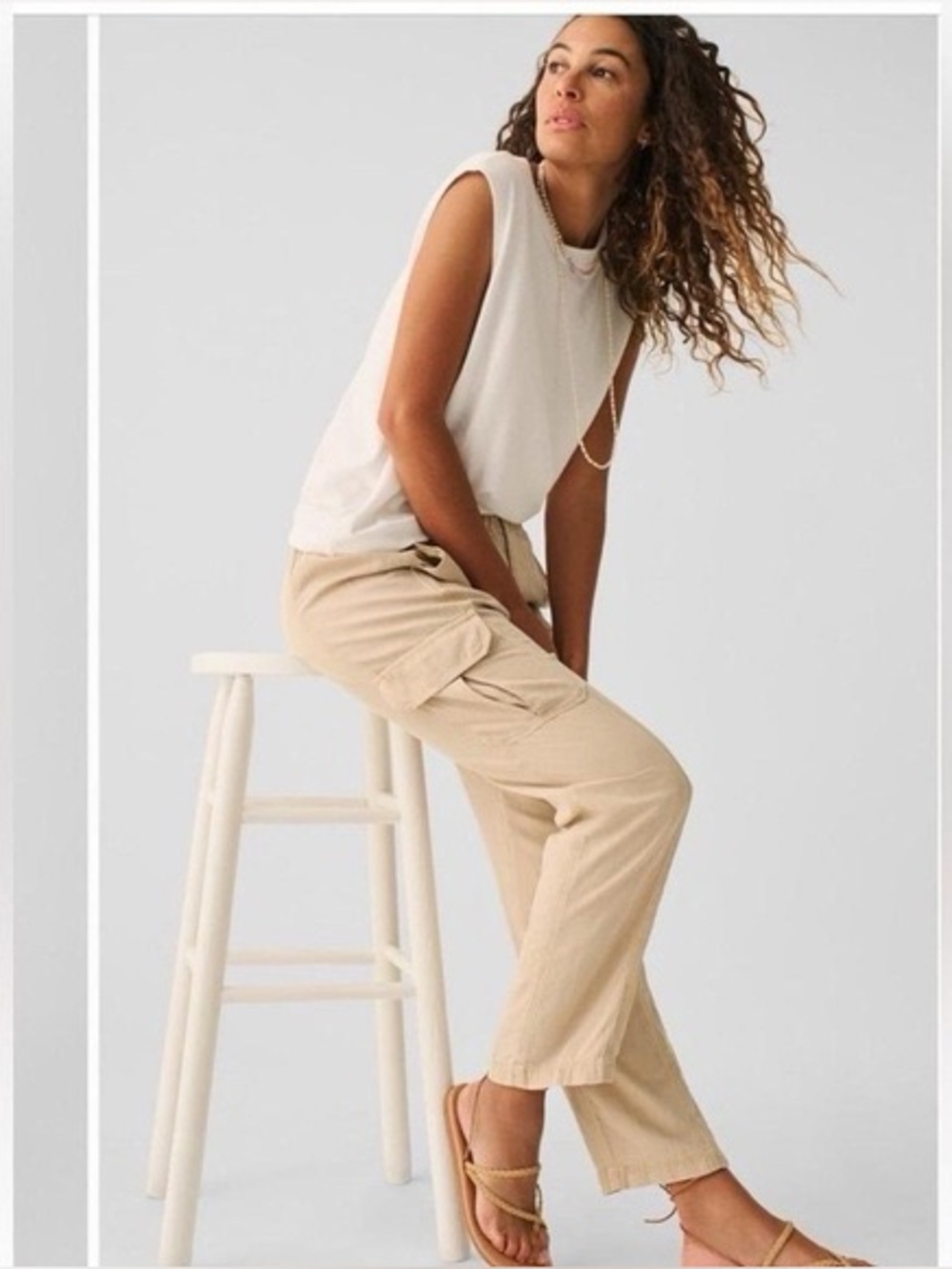 LIKE NEW Faherty Arlie Day™ Cargo Pant in Sand Khaki sz M